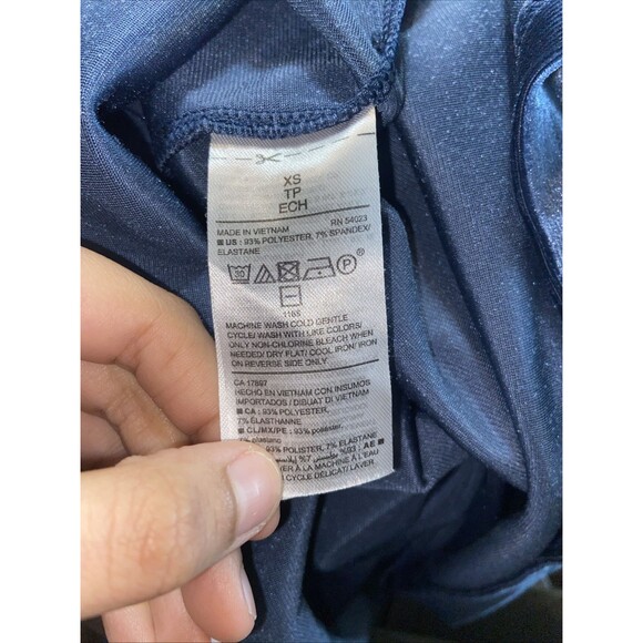 Old Navy Women’s Velvet Tee Size XS Solid Blue Short Sleeve - Picture 7 of 7